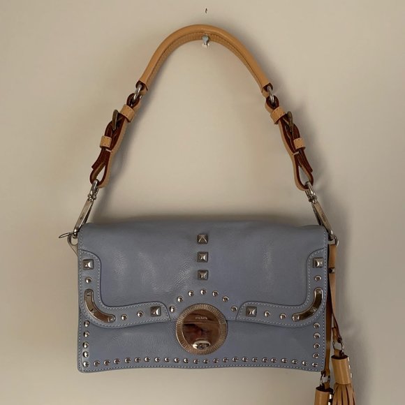 PRADA - Picture 1 of 7